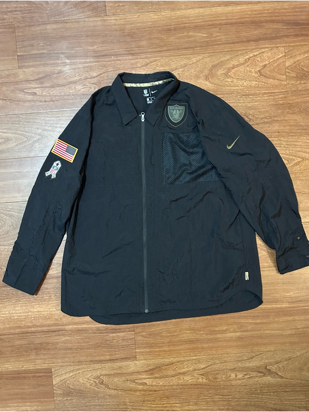 Las Vegas Raiders Nike Salute To Service Sideline Full-Zip Windbreaker Jacket